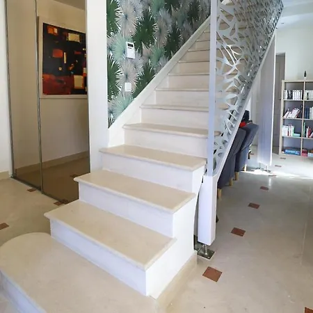 Oceanside Cap-ferret Villa