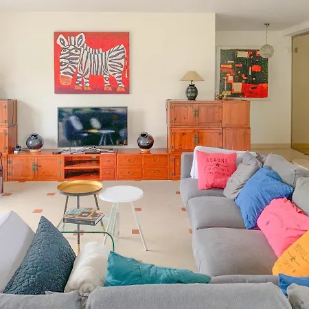 Oceanside Cap-ferret